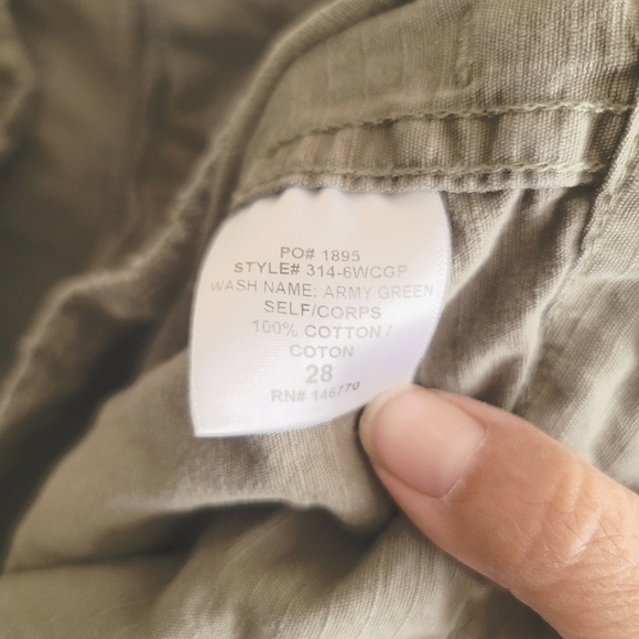 RE/DONE Originals, Distressed Cargo Pant, Army Green, Size 28 - Picture 14 of 15